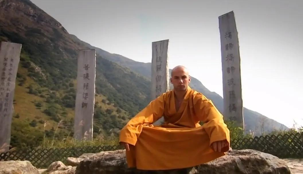 少林功夫有多神奇？英国混混被送到中国学功夫，仅需一周脱胎换骨