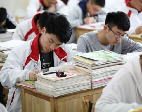 高考“3+1+2”新模式下，两个科目被选择得少，两科老师担心失业