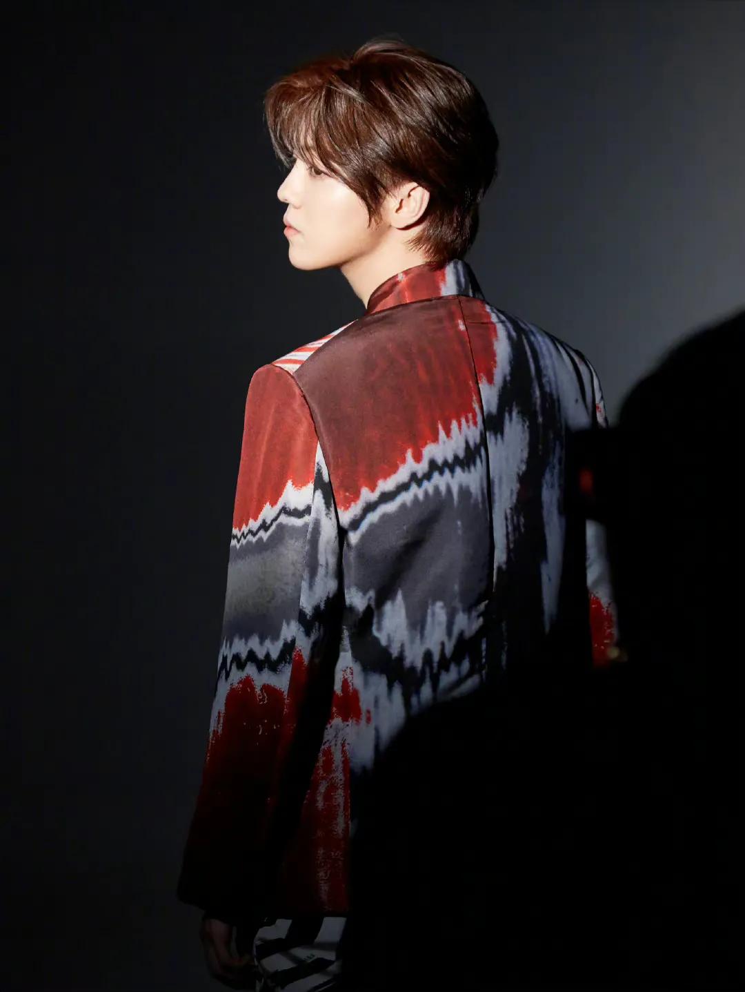 鹿晗 ​​​那个少年也成长了