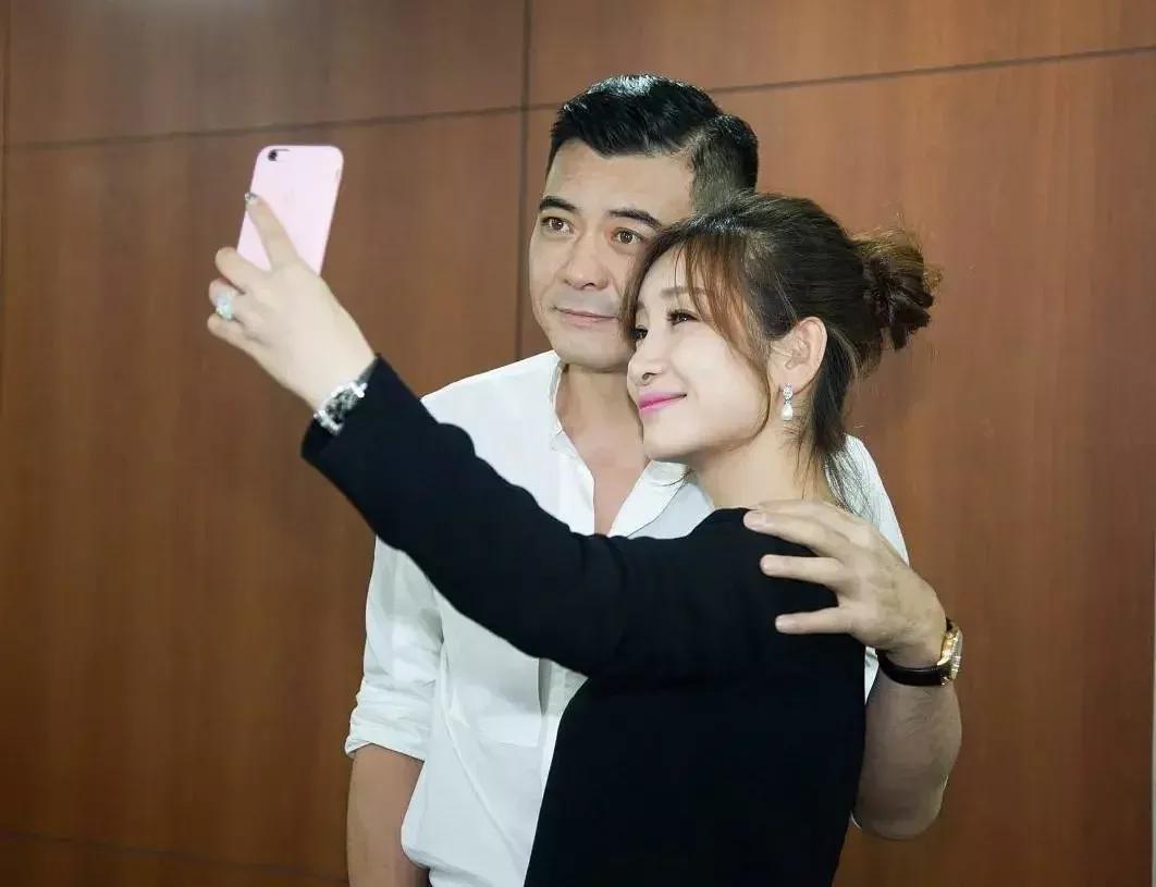 演员王新军:成名后抛妻弃子,把秦海璐宠成宝,前妻火了他却糊了