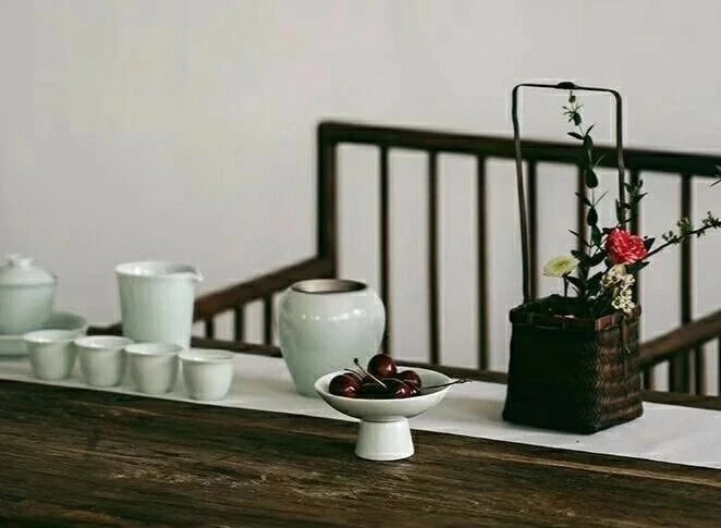 男人到了中年，要做好這三種“節制”