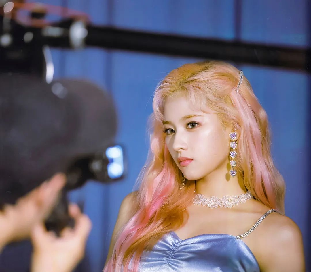 如何评价twicesana凑崎纱夏