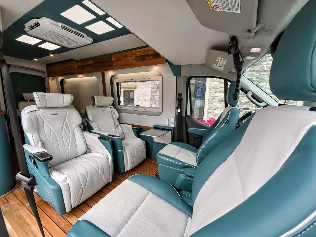 首发价118万！旅美速腾F350路航者四驱越野房车 为何如此任性？