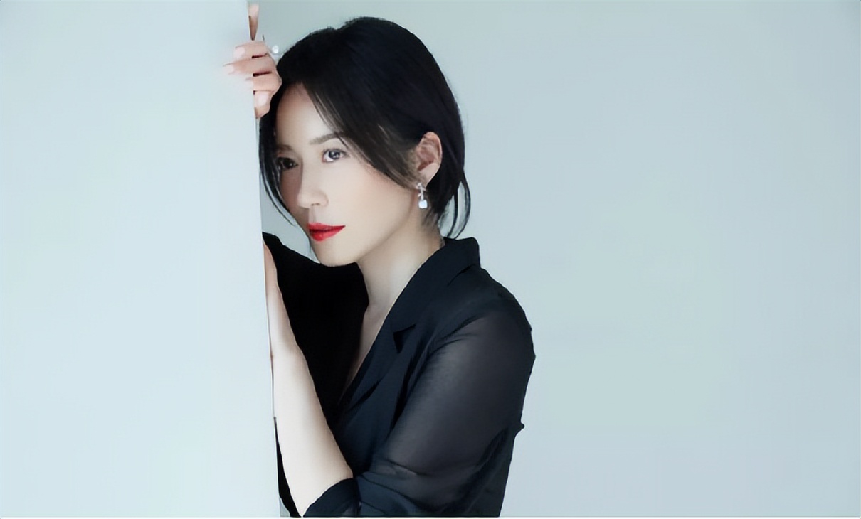 “女人30豆腐渣”？这6位“徐娘半老”的女星，个个风华不减