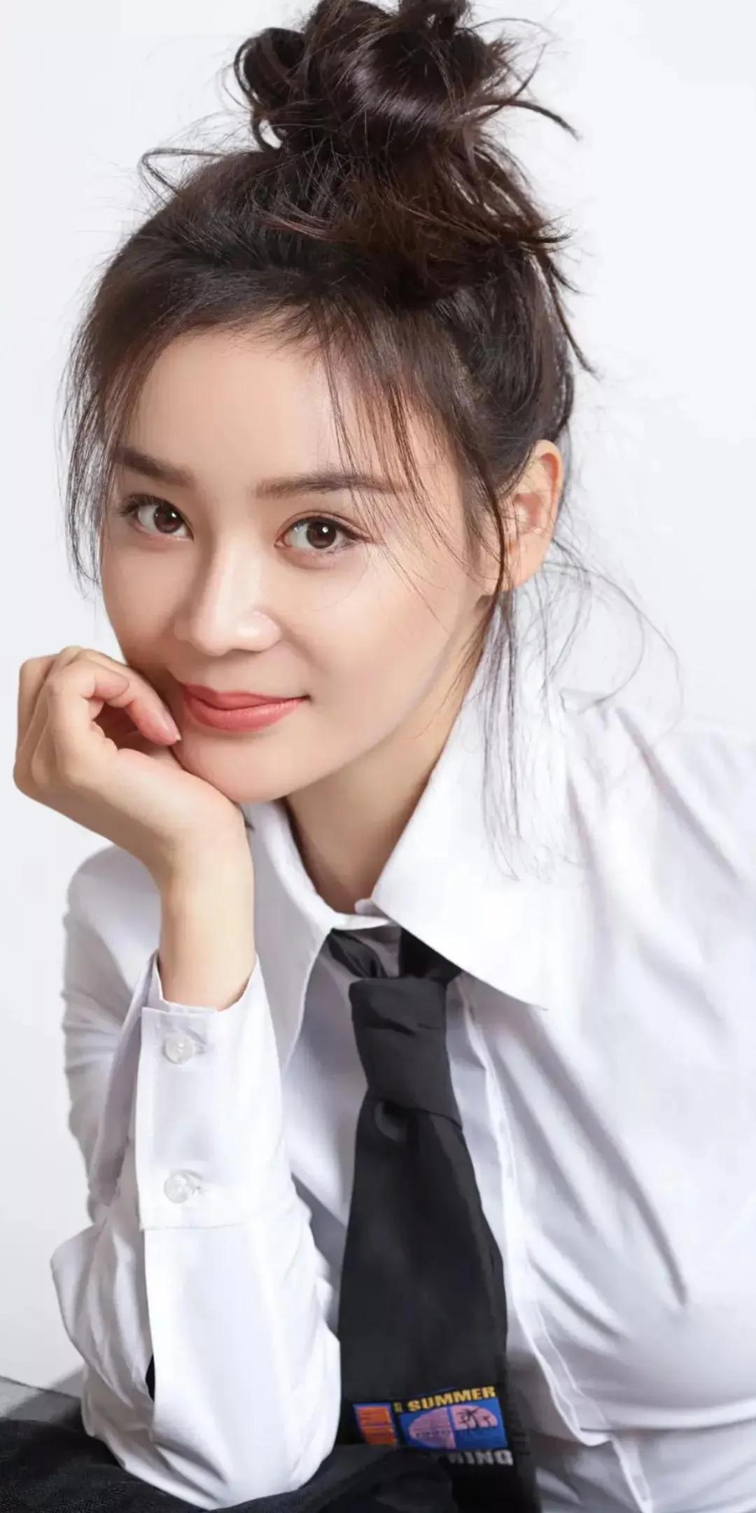 袁姗姗，25张精美的照片