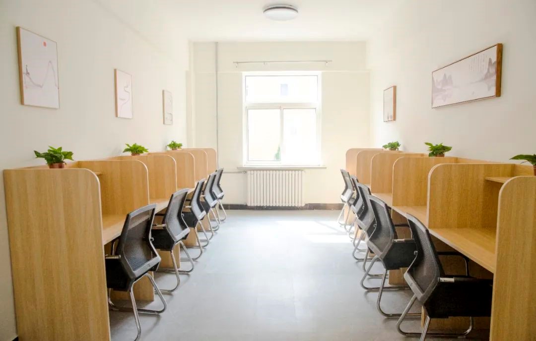 “面朝”大海，坐拥网红咖啡馆！大连一高校“精致生活”曝光，网友：太羡慕！