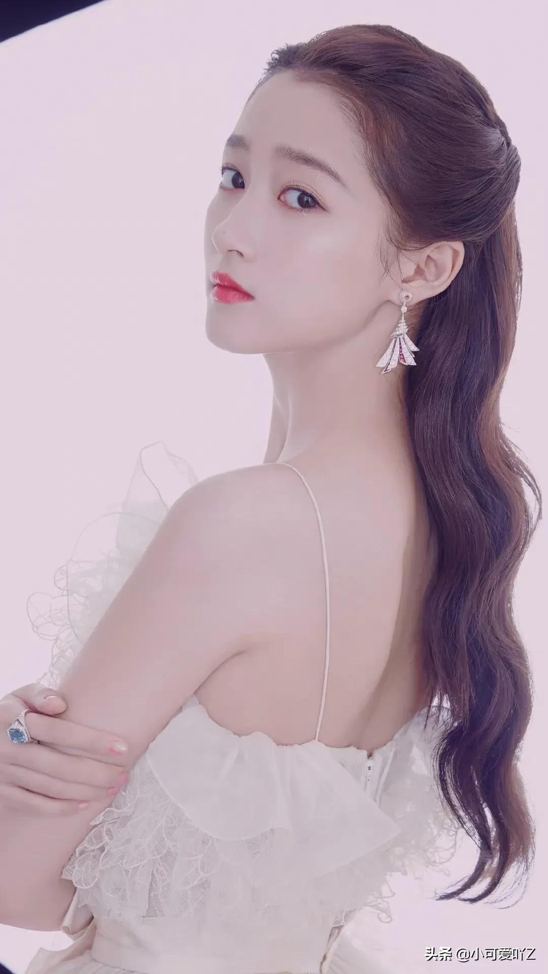 关晓彤美丽装扮图片