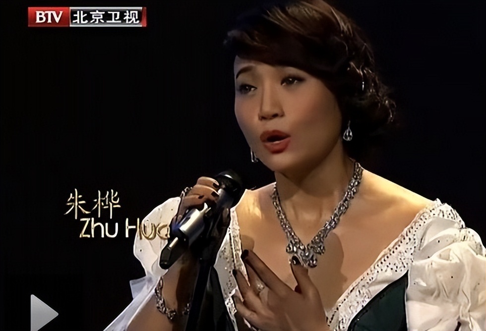 著名歌手朱桦：曾婉拒费翔的追求，照顾患病母亲，如今仍旧单身