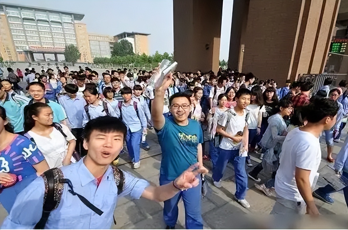 高考迎来大变化，再添“身份要求”，22届部分学生恐无缘高考