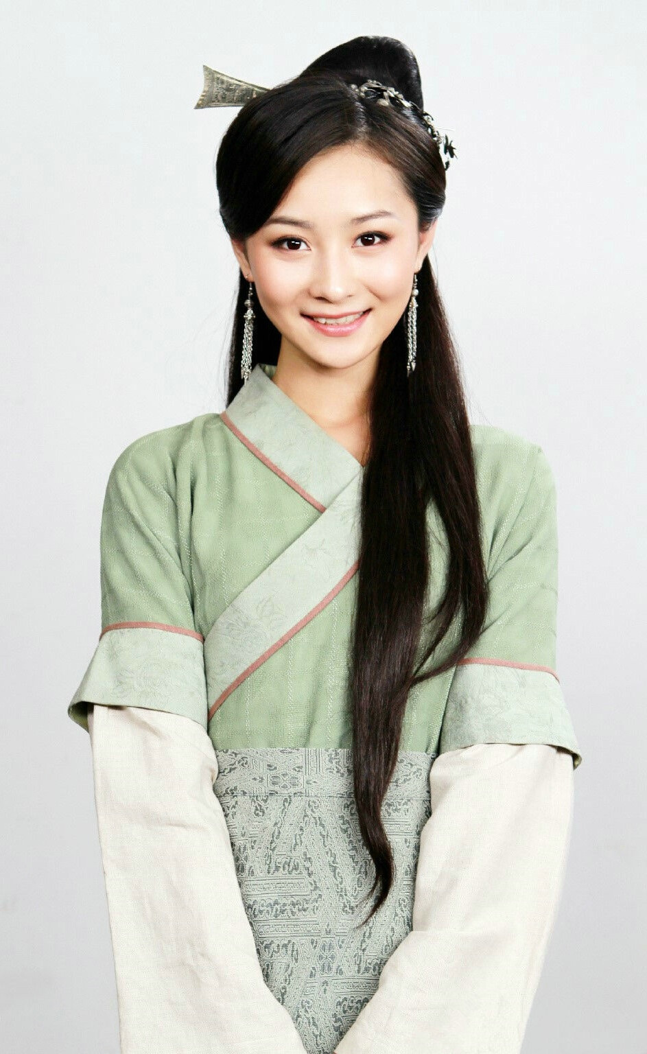 古剑奇谭演员表图片(15岁参加选秀17岁出道) - 赤虎壹号