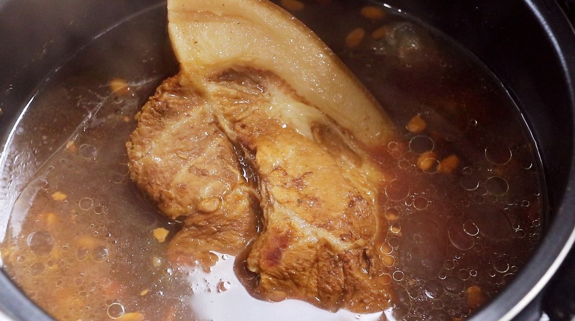 过年了，无论有钱没钱，这道猪肉一定要上桌，1个电饭锅搞定