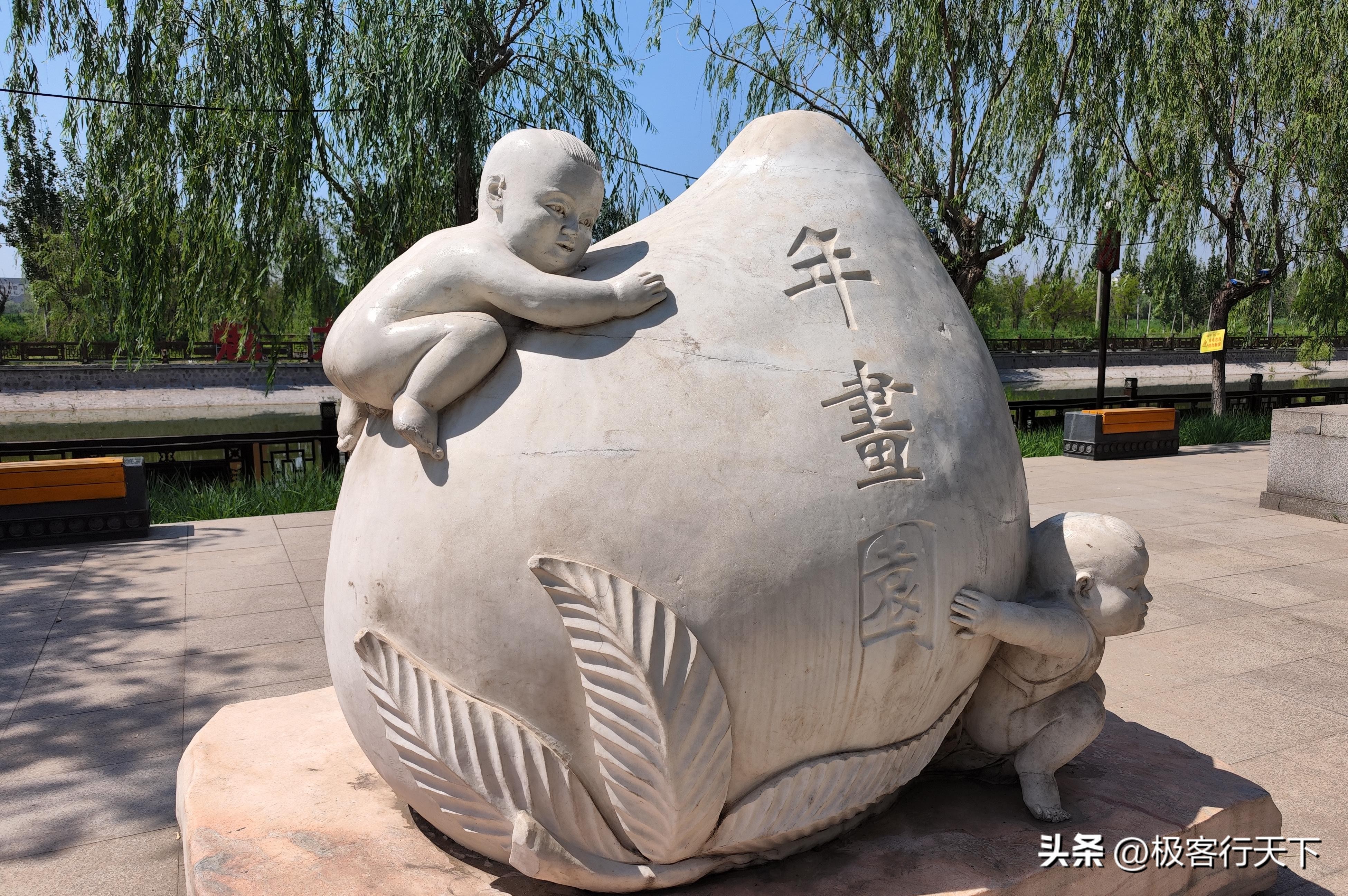 千年古镇杨柳青，其历史比天津卫还要早，木版年画堪称一绝
