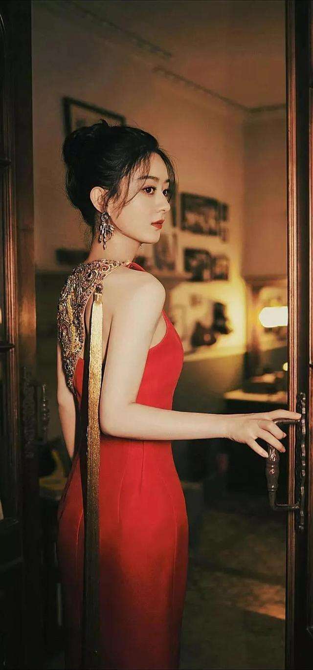 “黑红玫瑰”——赵丽颖