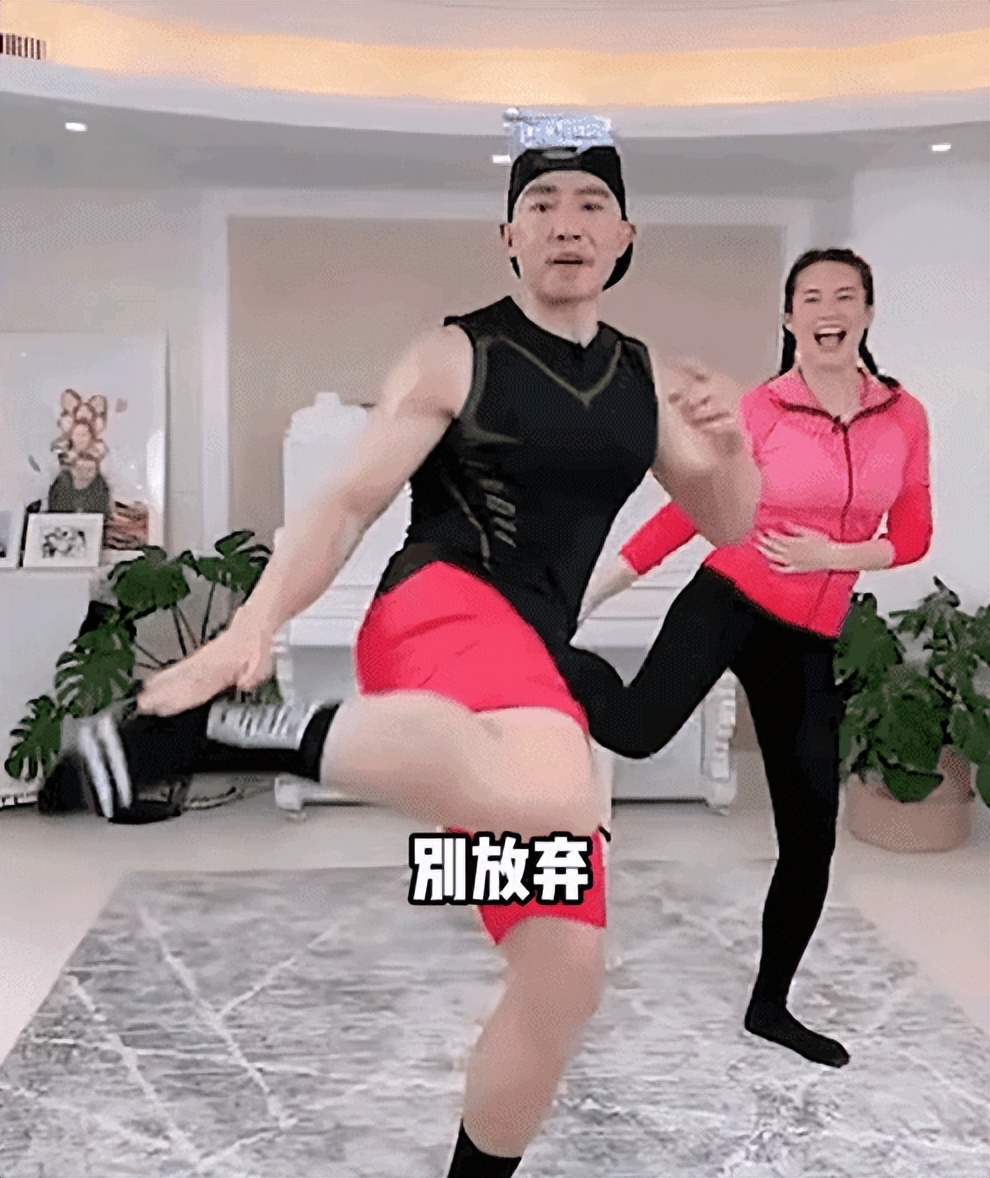 11位网红的收入，有人一分钟50万，有人年入30亿，19岁存款8位数