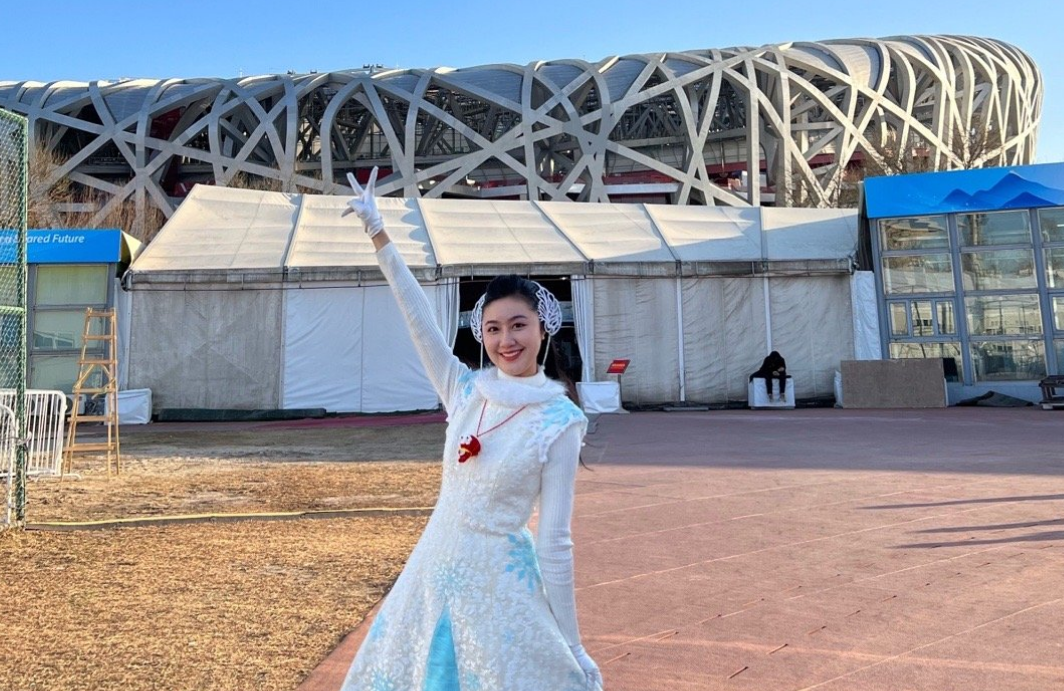 还记得“点读机女孩”吗？成为康辉师妹的她参加冬残奥会开幕式了