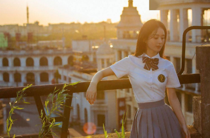 同样是演学生，把张柏芝、赵丽颖和吴倩放在一起，美得各有千秋