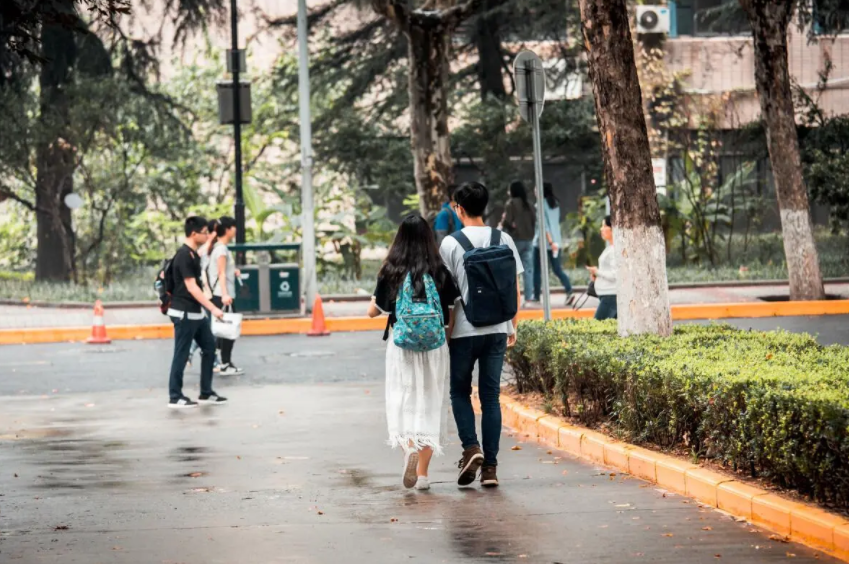 美女死刑犯刘冬梅：看守所学佛，枪毙前面露微笑、唱歌曲《解脱》