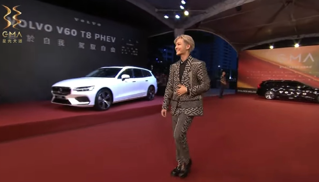 这是颁奖还是开业？金曲奖艺人造型齐翻车，现场变成乡村大舞台？