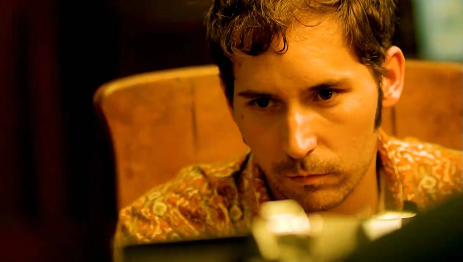 《谜一样的双眼》：与杀妻凶手无交流一起生活了25年，男子：复仇