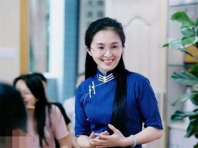 胡红梅的“堕落史”：从最美校长到“无耻小偷”，她经历了什么？