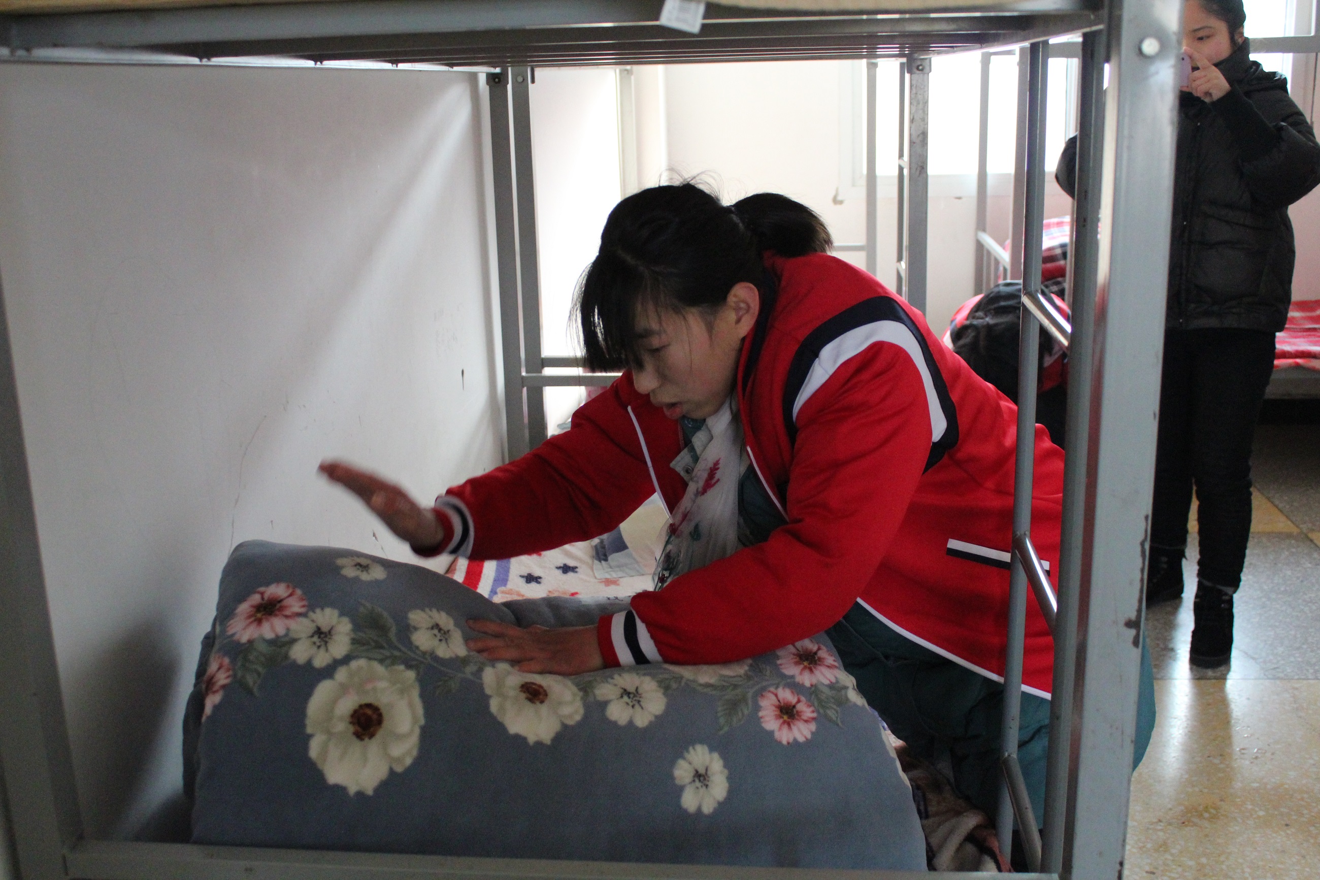 强化养成教育，提高生活技能