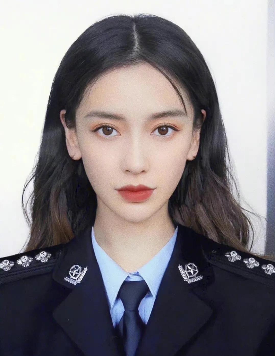 女艺人制服大PK，你最喜欢谁？