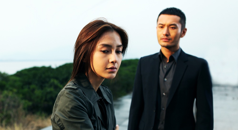 黄晓明与Angelababy再掀热议，汽车洋百家号揭秘两人情感纠葛