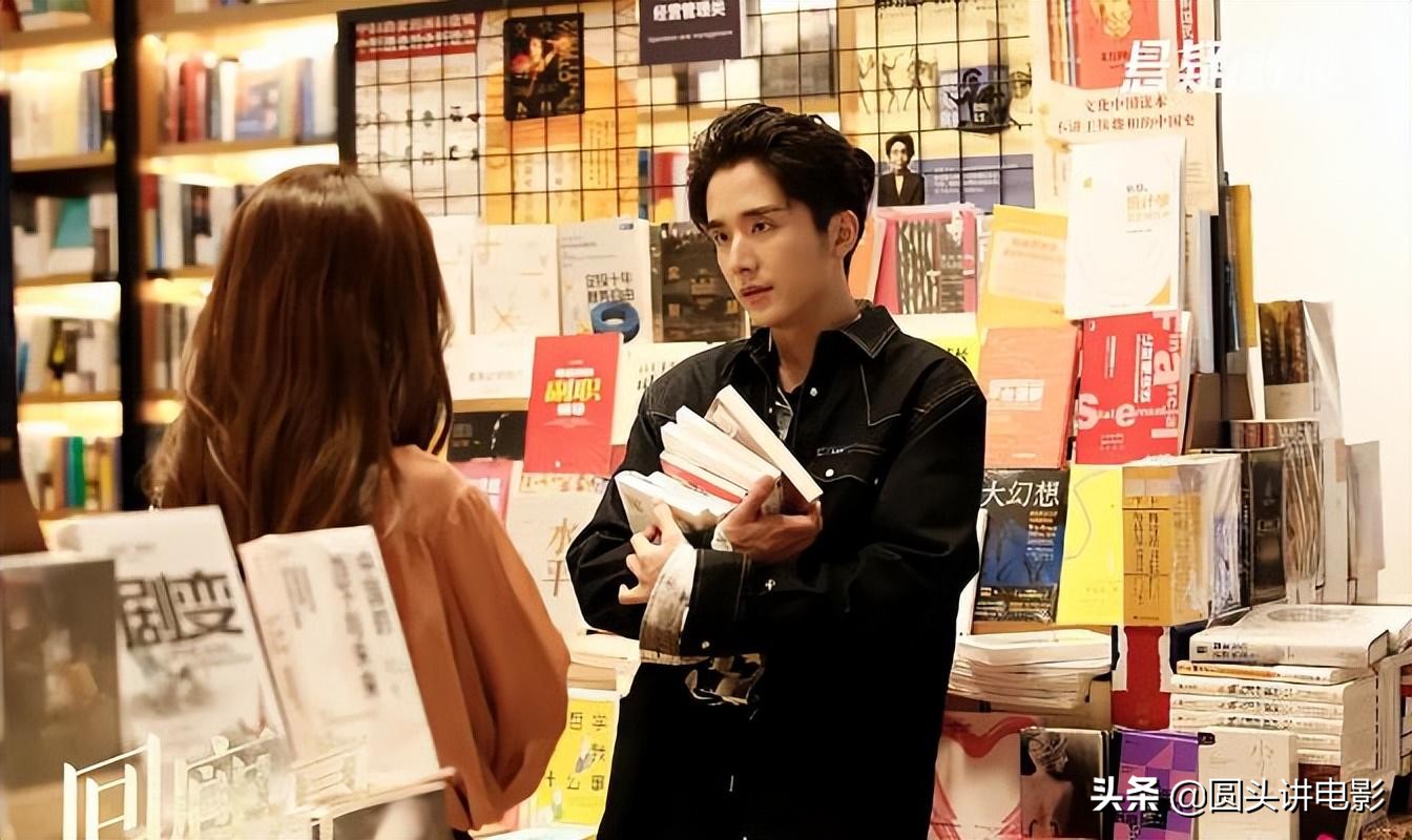 《回廊亭》《遇见·璀璨的你》两部剧同时热播，但我只为后者留灯