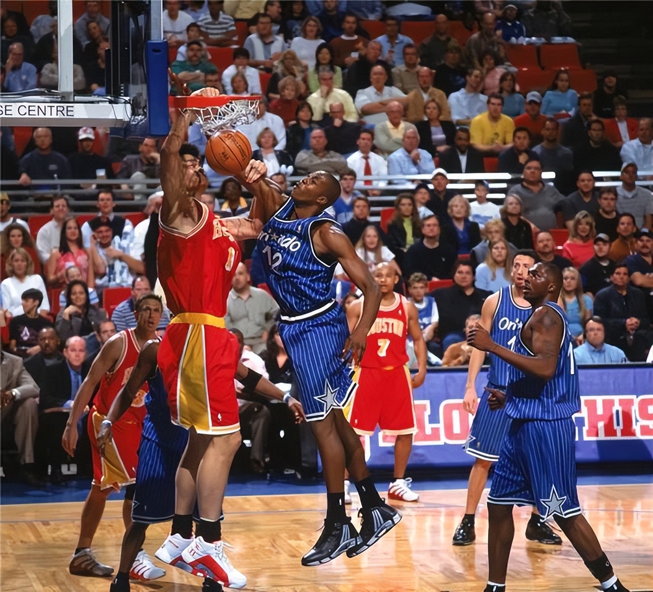 为什么nba的球员都是百发百中(NBA哪些球星曾经在赛场上百发百中，姚明12投12中排在第八位)