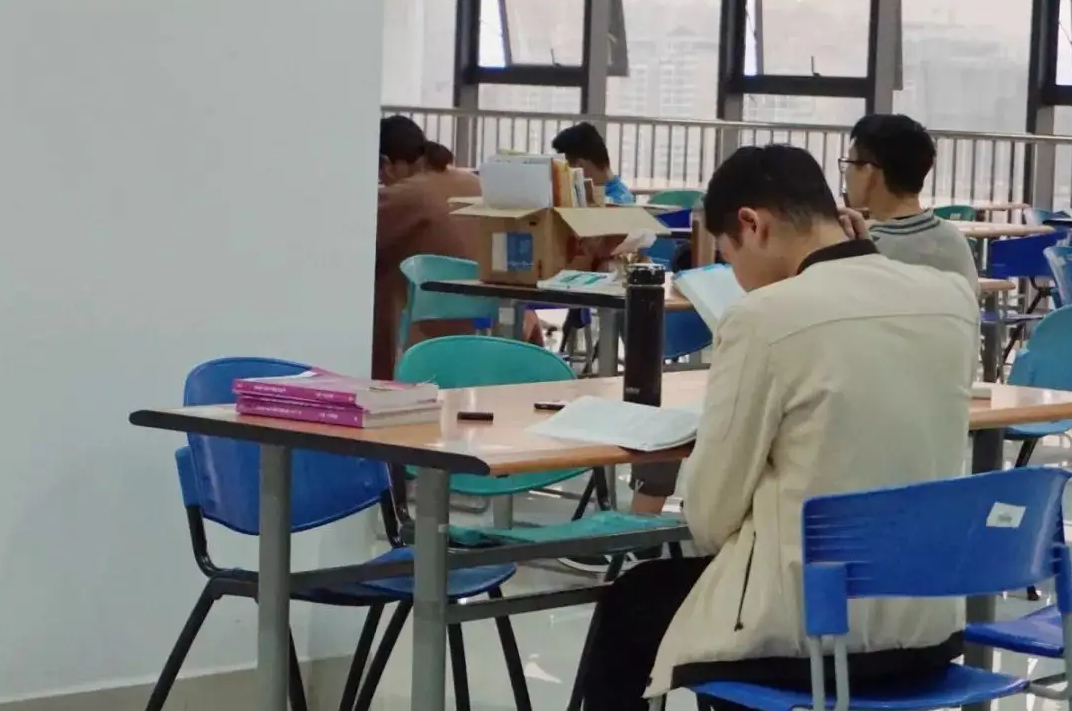 考研只要过国家线，大概率都能录取的学校，有的甚至不需要复试