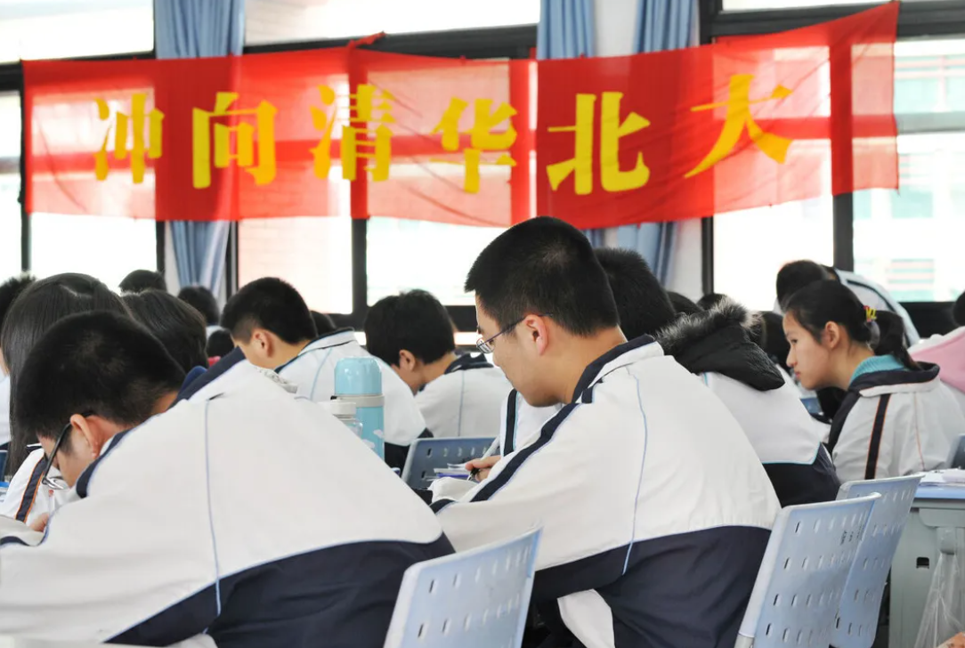 2022年高考即将到来，学生多少分能顺利考上本科？专家给出答案