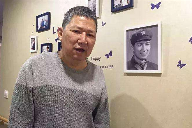他被年长40岁的富婆包養，13年赚80亿，晚年却被丢进养老院