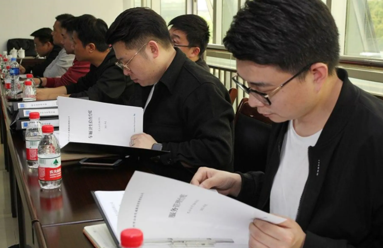 事业单位天花板再升级，新制度有望提升薪资，大学生需权衡利弊