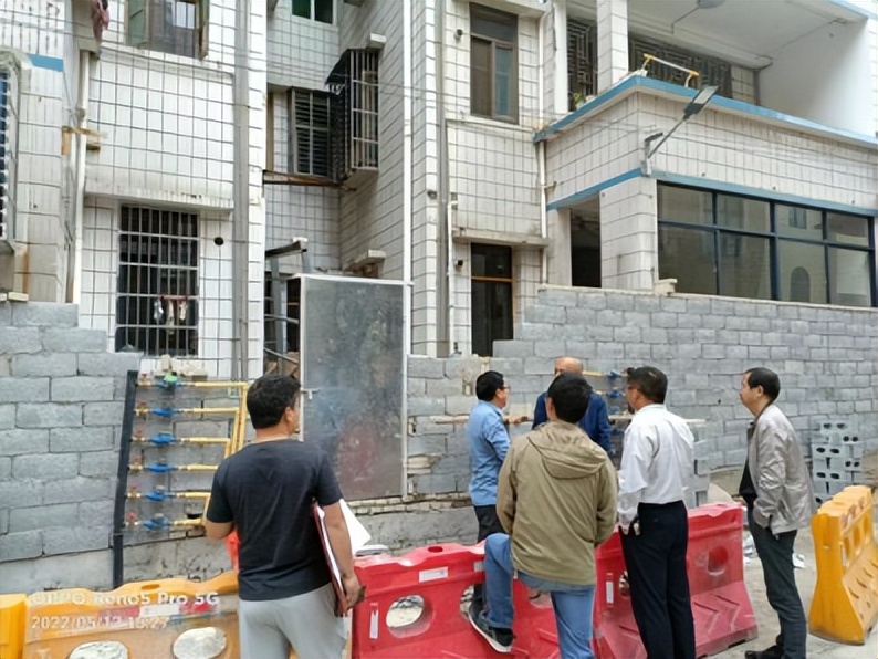 倾听老旧小区改造社情民意 通城县住建局开展下基层解民忧活动