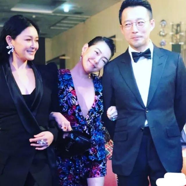 “曲终人散”的人生：大S一家忙着晒幸福，汪小菲满脸憔悴又孤单