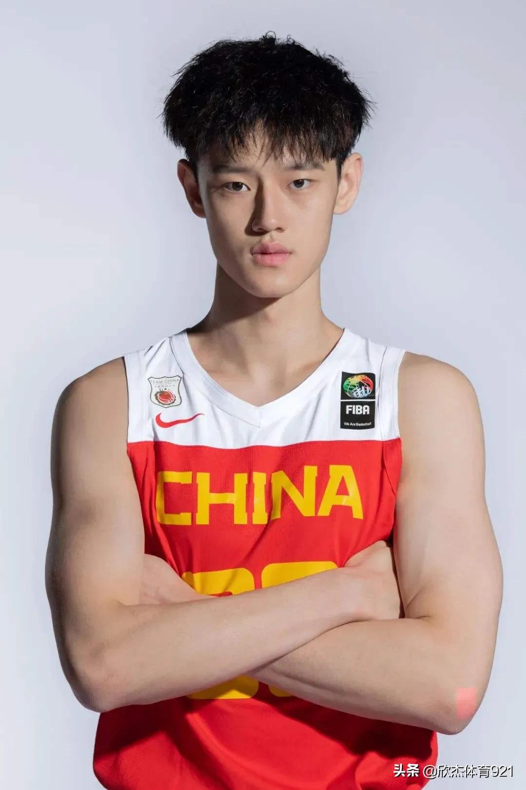 nba哪些强硬的二加一(中国小将曾凡博迎来NBA首秀，表现强硬打进两个2加1)