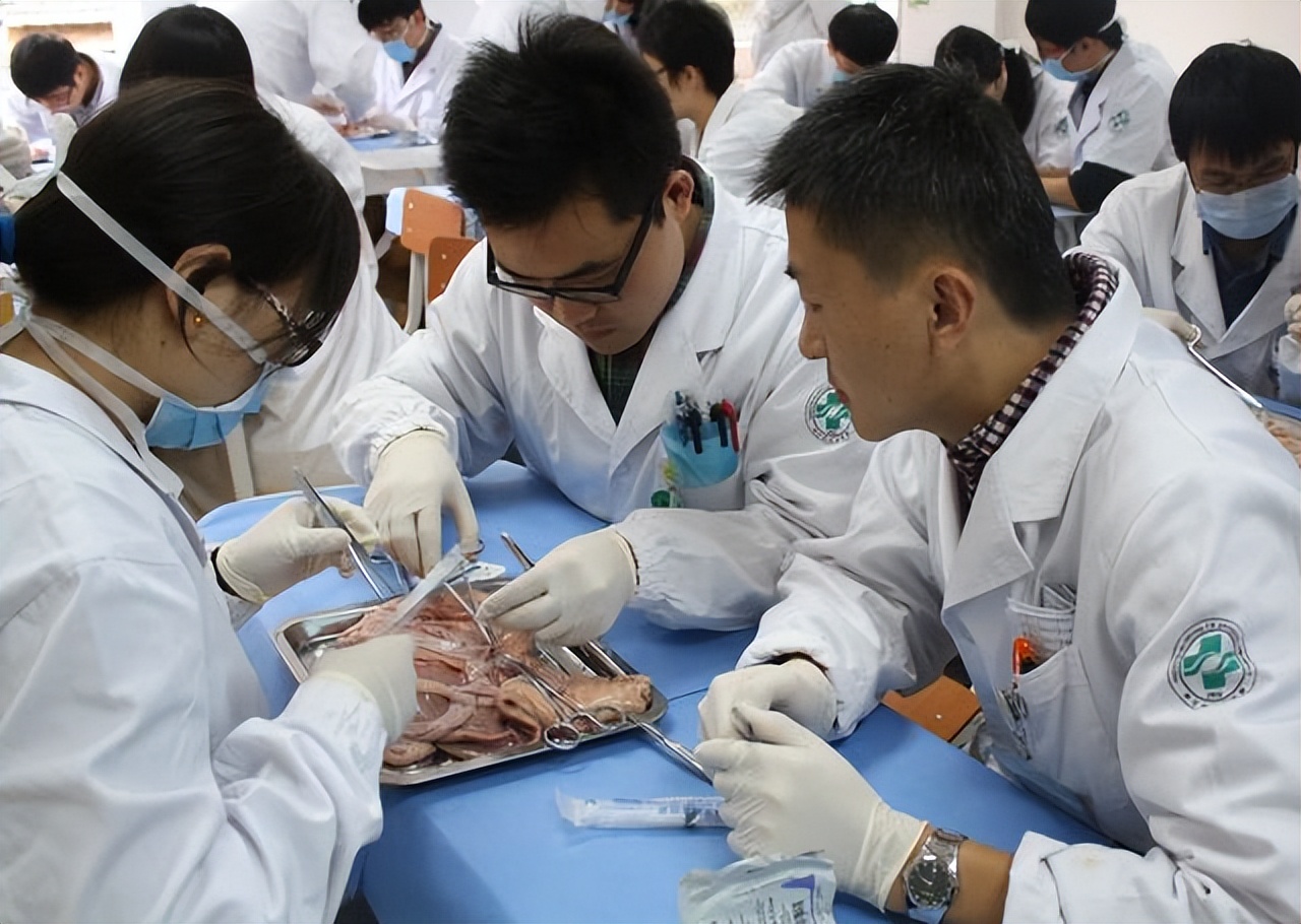 这3所985大学不一般，全靠“医学院”撑门面，2022级考生重点考虑