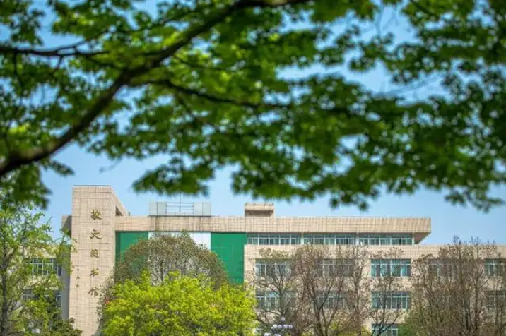 江苏这所师范大学，常被误会成211，其实只是二本，性价比超高