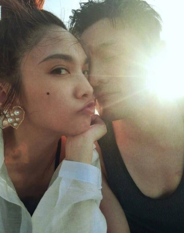 爷青回！杨丞琳贺军翔王传一时隔十五年再同框，杨丞琳被老友催生