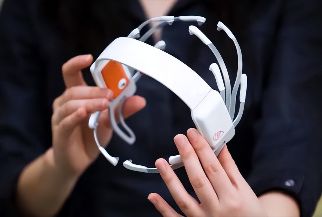 中国科学家实现“远程意念控制”，心灵感应果真有用，来看怎么玩