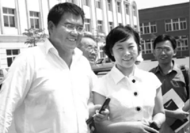 她卖豆腐起家45岁丧夫，却成为天津女首富，给武汉和汶川捐1亿