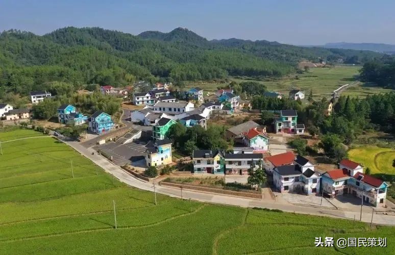 两大势力侵蚀基层政权！乡村治理，面临新挑战，如何破题？