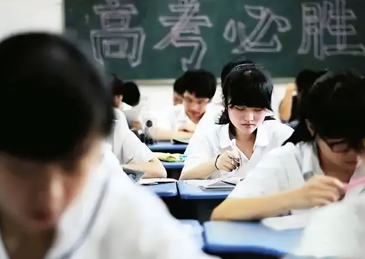 河南省再创新高，2022年各省参加高考人数被曝光，有人欢喜有人愁