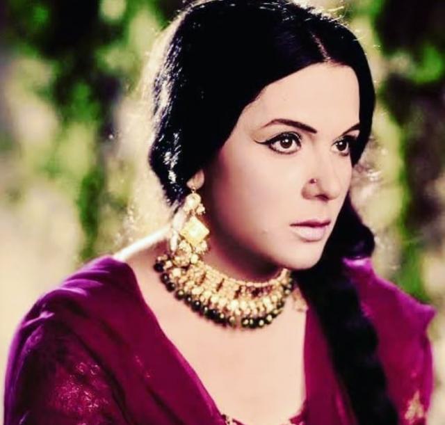 印度女演员普里亚，令人难忘的美丽，令人叹息的结局