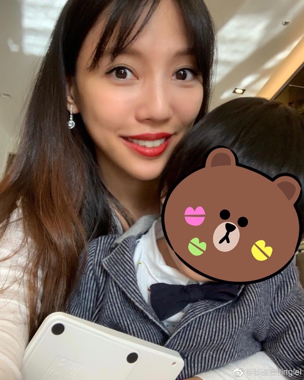 61个小时涨粉三百多万，李靓蕾一“战”成名，将来或“钱”途无限