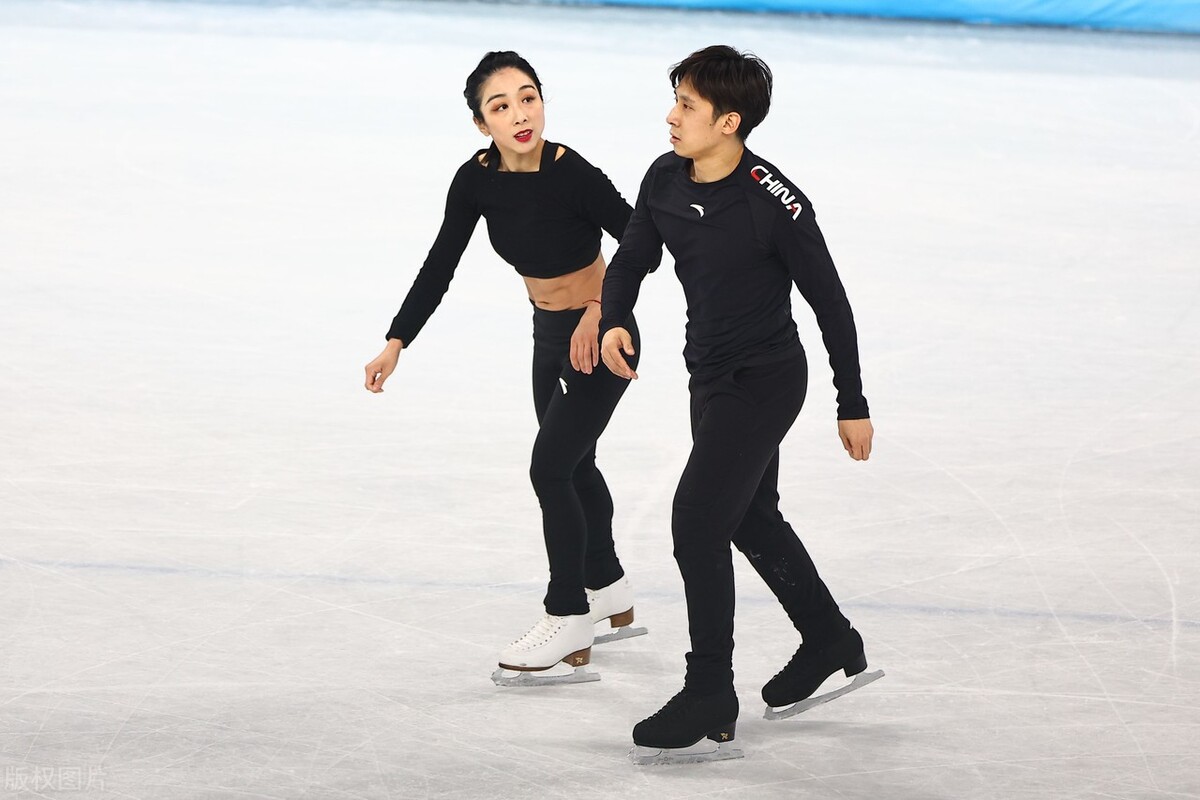 隋文静与韩聪的关系终于确定了!冰迷还是呼吁两人在一起