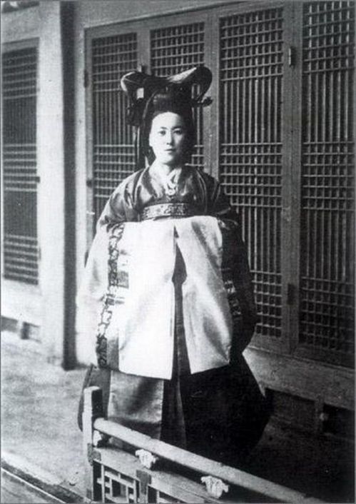 袁世凯儿子带病幽会情人暴毙，上千名妓女统一装束，戴孝送葬