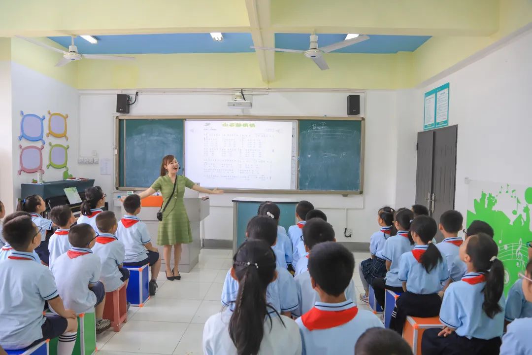 天府新区南湖小学（含北区）2022春教学节综合组展示活动如期进行