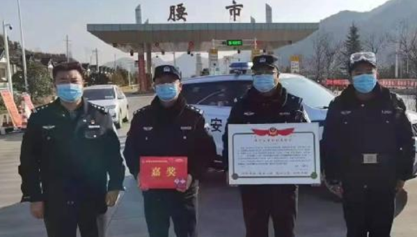 商洛市商州区副区长、公安分局党委书记、局长周军平慰问、“送奖”抗疫一线民辅警