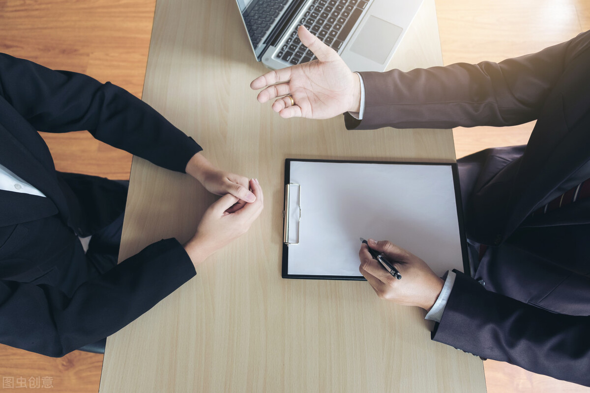 大学毕业生自我介绍（自我介绍简短求职通用）